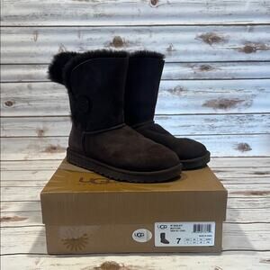 Ugg Bailey Button Boots in Chocolate Suede